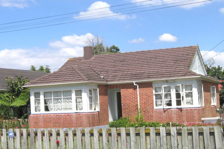 Photo of property in 7 Alamein Terrace, Mount Albert, Auckland, 1025