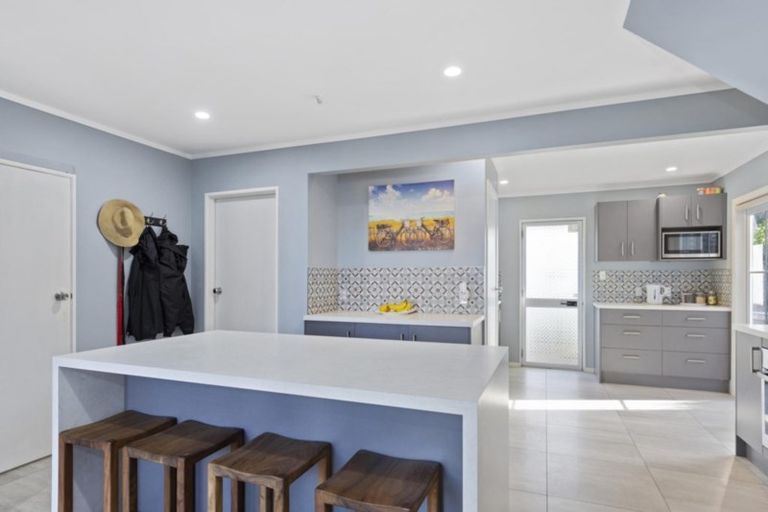 Photo of property in 1219 Papamoa Beach Road, Papamoa Beach, Papamoa, 3118