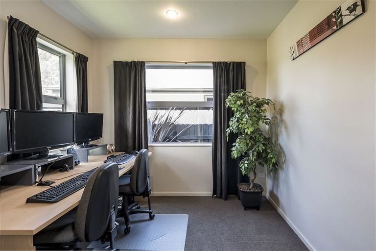 Photo of property in 18 Millesimes Way, Yaldhurst, Christchurch, 8042