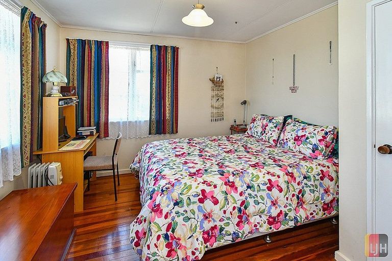 Photo of property in 56b Arimu Road, Papakura, 2110