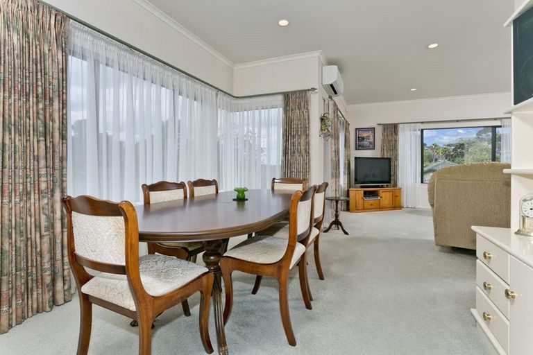 Photo of property in 7 Landvale Court, Browns Bay, Auckland, 0630