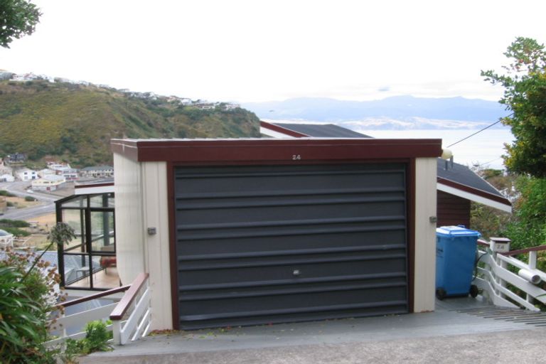 Photo of property in 24 Knoll Street, Island Bay, Wellington, 6023