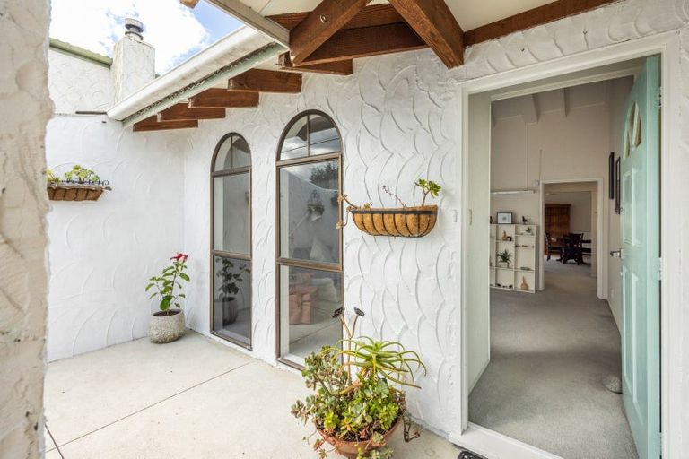 Photo of property in 75a Avondale Road, Taradale, Napier, 4112