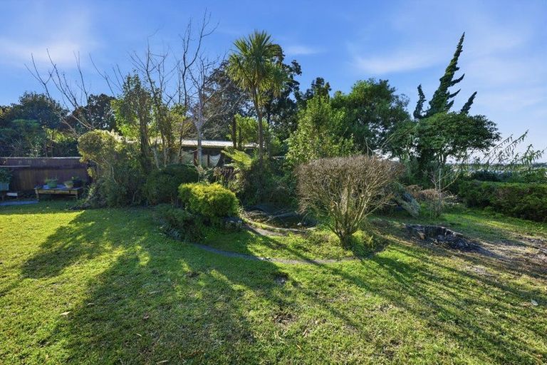 Photo of property in 6 Bedford Street, Te Atatu South, Auckland, 0610