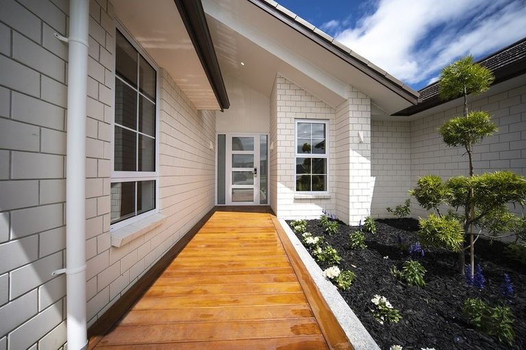 Photo of property in 12 Waireka Road, Rototuna North, Hamilton, 3210