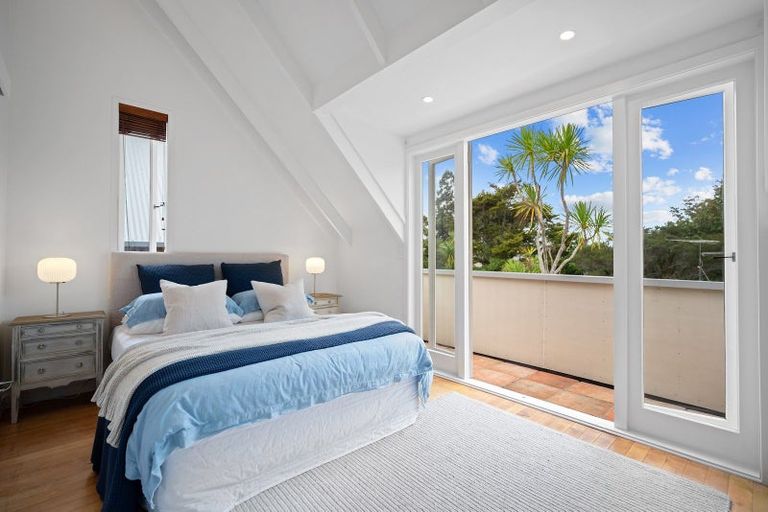 Photo of property in 194 Onewa Road, Birkenhead, Auckland, 0626