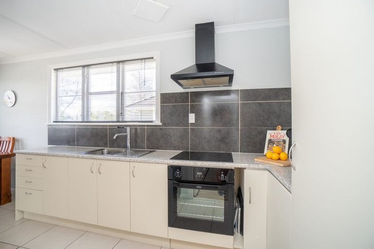 Photo of property in 24 Seddon Street, Takaro, Palmerston North, 4412