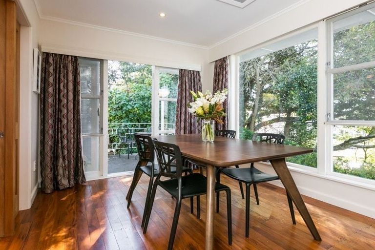 Photo of property in 12 Ormond Road, Hospital Hill, Napier, 4110
