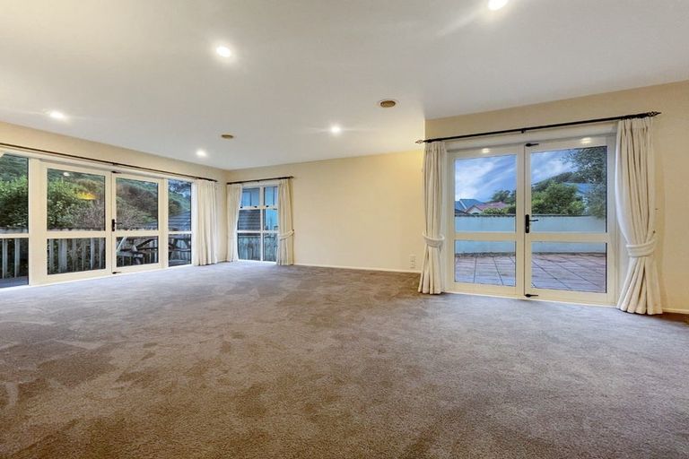 Photo of property in 18 Myers Grove, Churton Park, Wellington, 6037