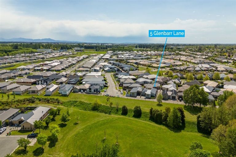Photo of property in 5 Glenbarr Lane, Broomfield, Christchurch, 8042