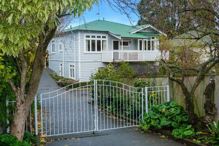 Photo of property in 23 Cameron Road, Bluff Hill, Napier, 4110