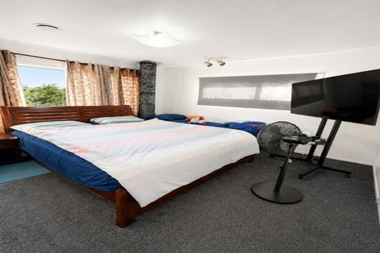 Photo of property in 1/15 Roseberry Avenue, Birkenhead, Auckland, 0626