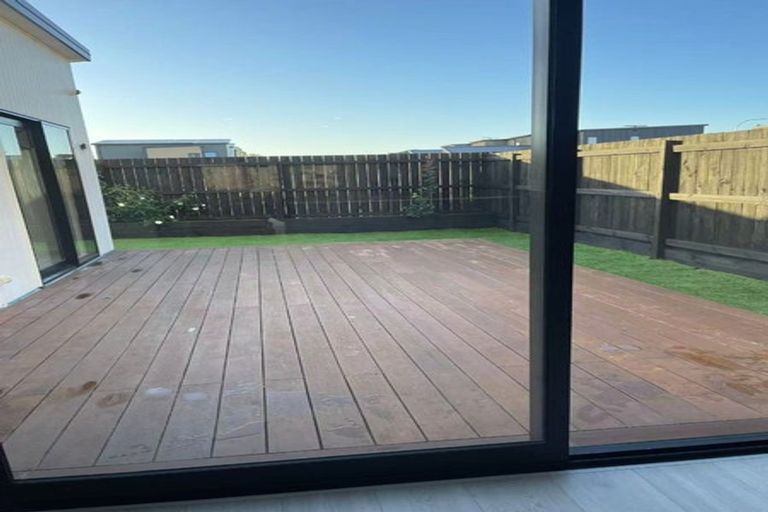 Photo of property in 7 Pilot Drive, Hobsonville, Auckland, 0616