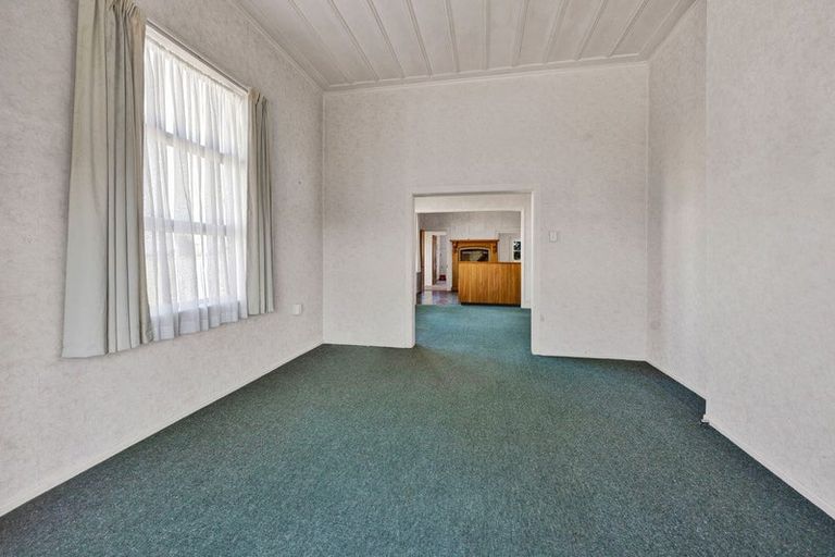 Photo of property in 6 Atea Place, Hawera, 4610