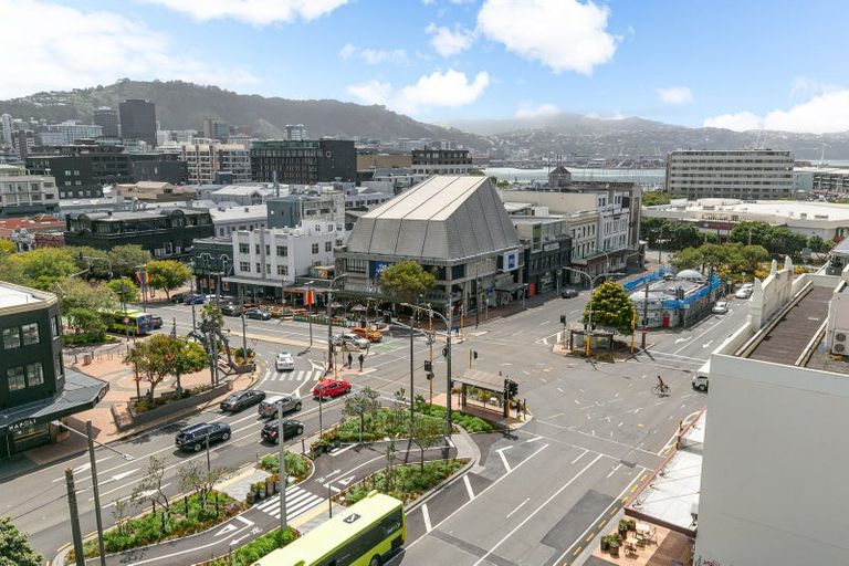 Photo of property in 17 Kent Terrace - Kent Apartments, 7e/16 Kent Terrace, Mount Victoria, Wellington, 6011