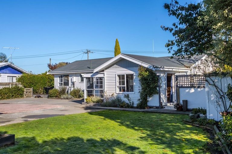 Photo of property in 13 Strasbourge Street, Martinborough, 5711