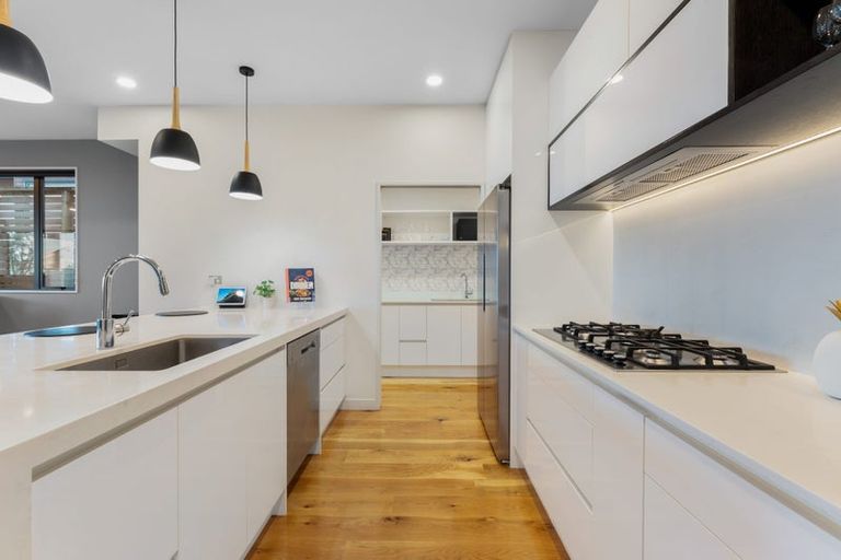 Photo of property in 9 Coastview Lane, Long Bay, Auckland, 0630