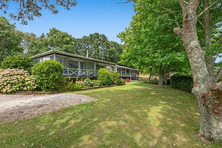 Photo of property in 414 Kaipara Coast Highway, Helensville, Kaukapakapa, 0871