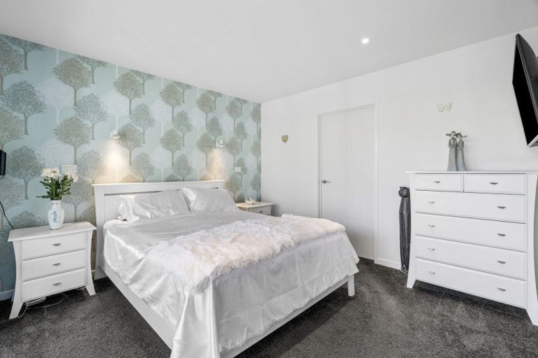 Photo of property in 22 Saint Pauls Drive, Brookfield, Tauranga, 3110