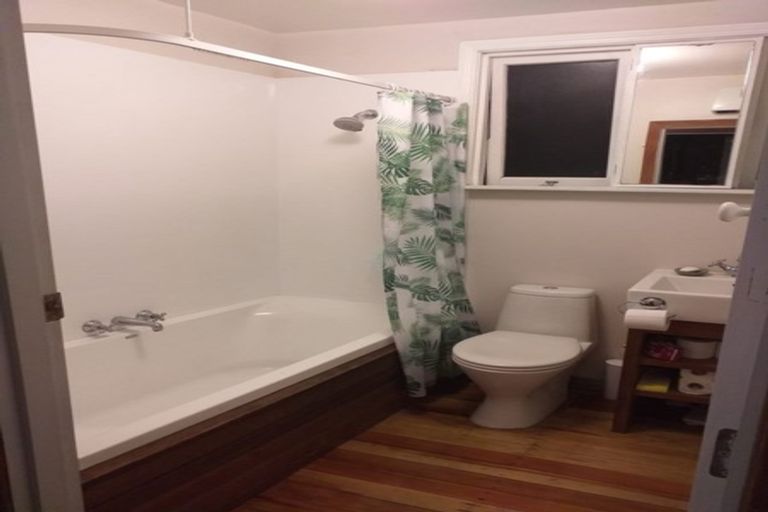 Photo of property in 314 Muritai Road, Eastbourne, Lower Hutt, 5013