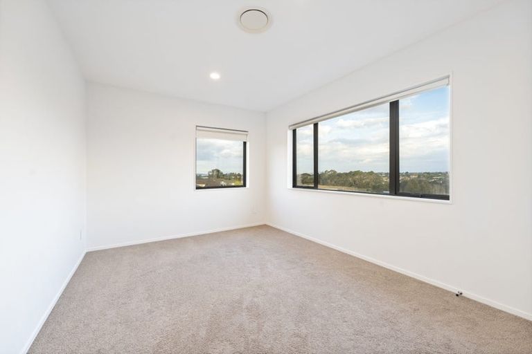Photo of property in 55 Platinum Rise, Ranui, Auckland, 0612