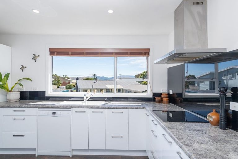 Photo of property in 7 Livet Place, Papakowhai, Porirua, 5024