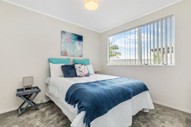 Photo of property in 2/25 Silver Creek Road, Weymouth, Auckland, 2103