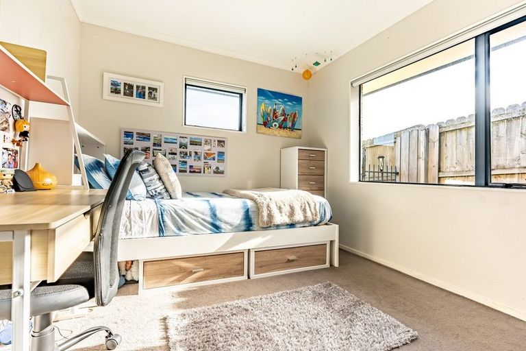 Photo of property in 24 Kensington Terrace, Gulf Harbour, Whangaparaoa, 0930