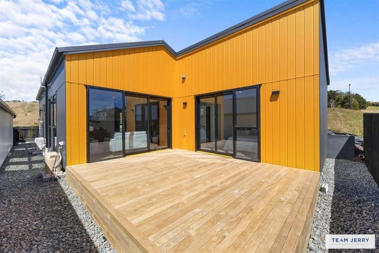 Photo of property in 42 Oopunga Road, Pukekohe, 2120