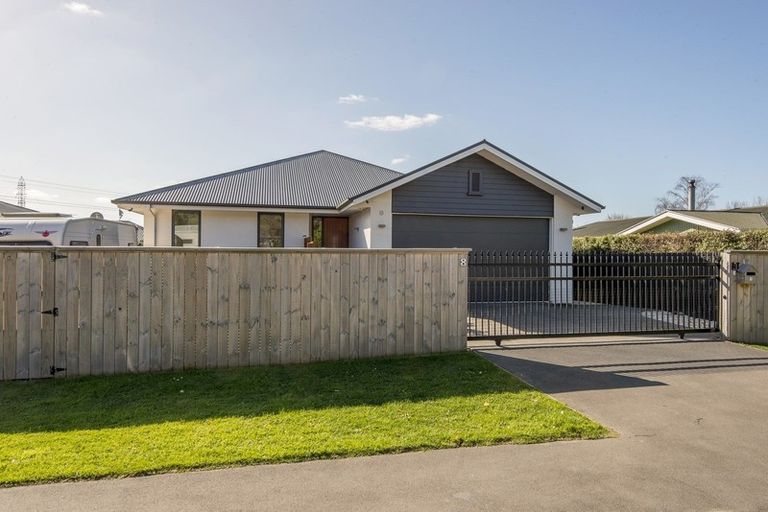 Photo of property in 8 Laing Crescent, Heathcote Valley, Christchurch, 8022