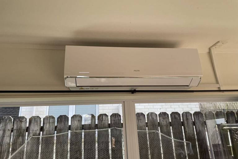 Photo of property in 2/17 Kells Place, Botany Downs, Auckland, 2010