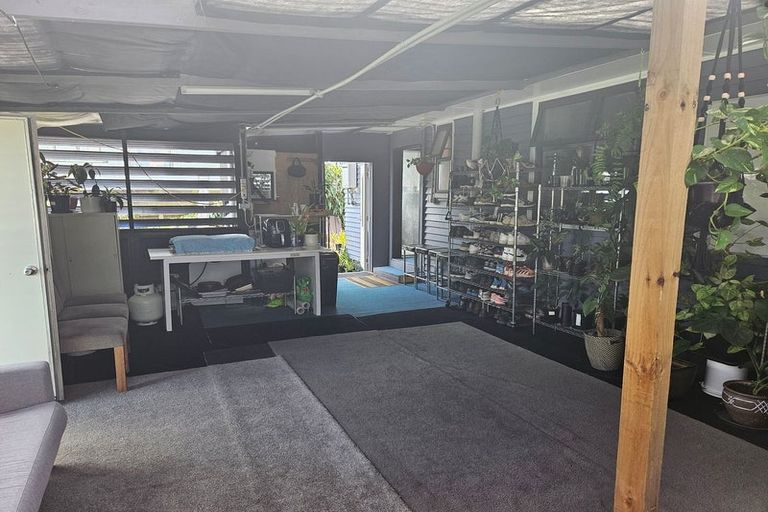 Photo of property in 43 Margaret Road, Papatoetoe, Auckland, 2025