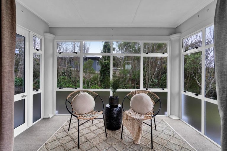 Photo of property in 106 Seaview Road, Westown, New Plymouth, 4310