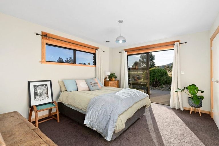 Photo of property in 22 Grayburn Lane, Albert Town, Wanaka, 9382