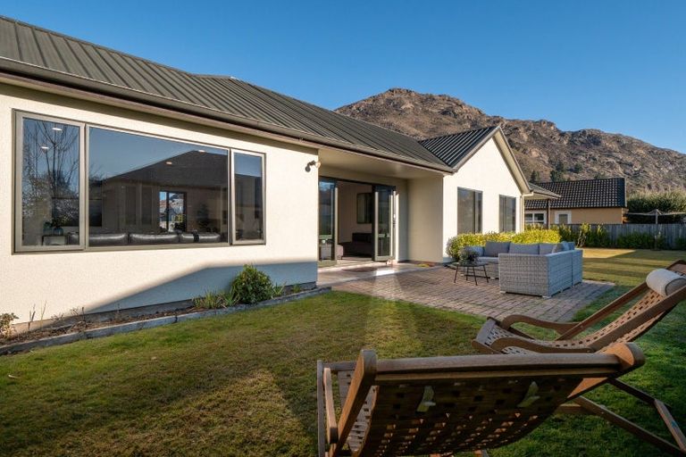 Photo of property in 2 Magnolia Place, Frankton, Queenstown, 9300