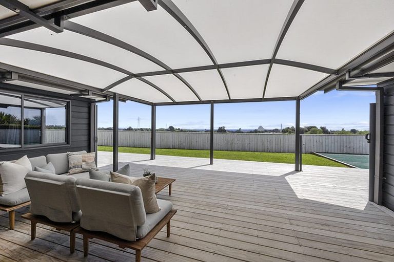 Photo of property in 3c Honeyfield Drive, Whalers Gate, New Plymouth, 4310