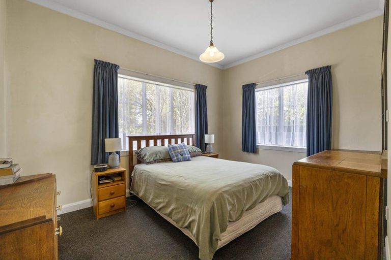 Photo of property in 16 Falstaff Street, Stratford, 4332