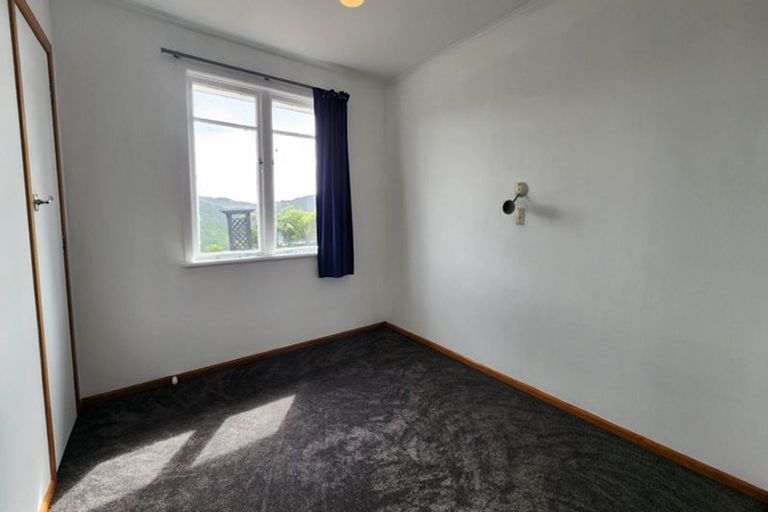 Photo of property in 28 Huntingdon Street, Northland, Wellington, 6012