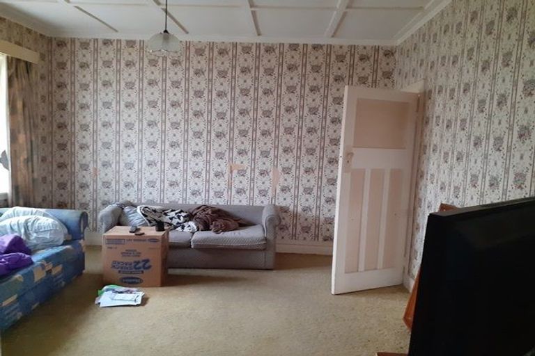 Photo of property in 1-2/8 Dahlia Street, Palmerston North, 4410