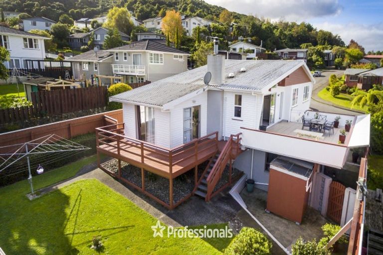 Photo of property in 19 Sunnyview Drive, Brown Owl, Upper Hutt, 5018