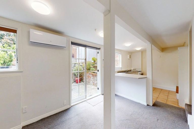 Photo of property in 141 Grant Road, Thorndon, Wellington, 6011