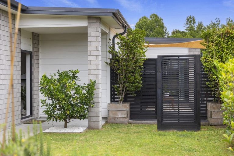 Photo of property in 28 Puhirake Crescent, Pyes Pa, Tauranga, 3112