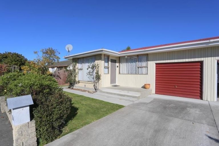 Photo of property in 2/4 Quinton Place, Bishopdale, Christchurch, 8053