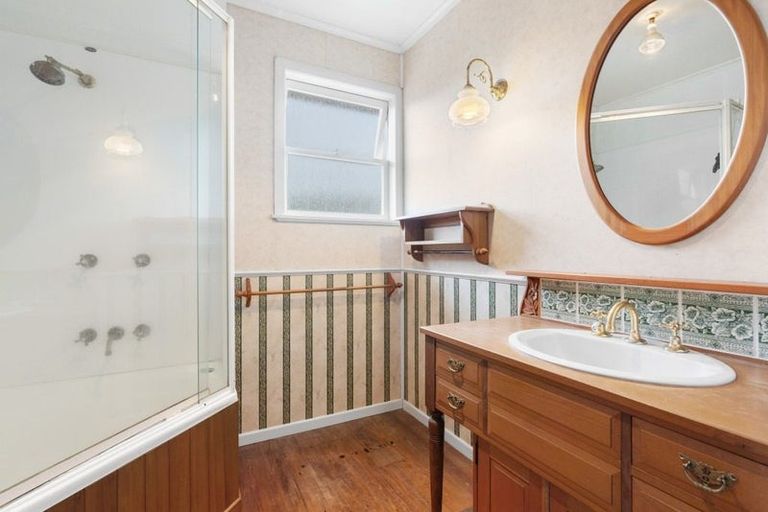 Photo of property in 204 Old Titirangi Road, Titirangi, Auckland, 0604