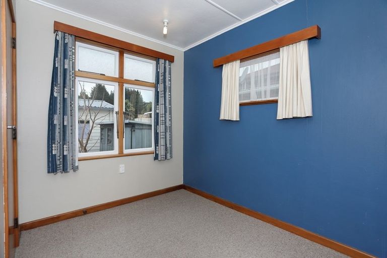 Photo of property in 36 Bruce Street, Hunterville, 4730