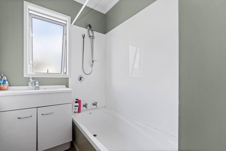 Photo of property in 89b Pohutukawa Drive, Owhata, Rotorua, 3010