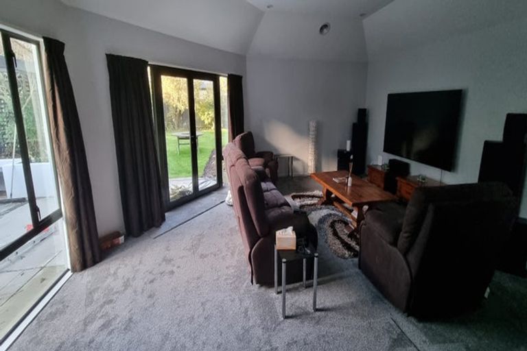 Photo of property in 7 Monterey Place, Parklands, Christchurch, 8083