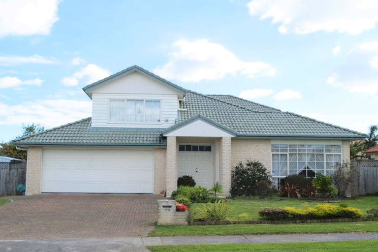 Photo of property in 75 Bob Charles Drive, Golflands, Auckland, 2013