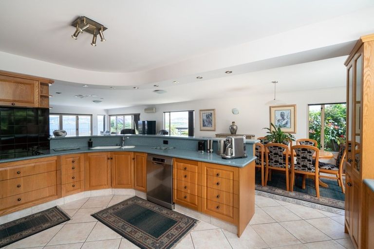 Photo of property in 166 Lake Terrace, Hilltop, Taupo, 3330