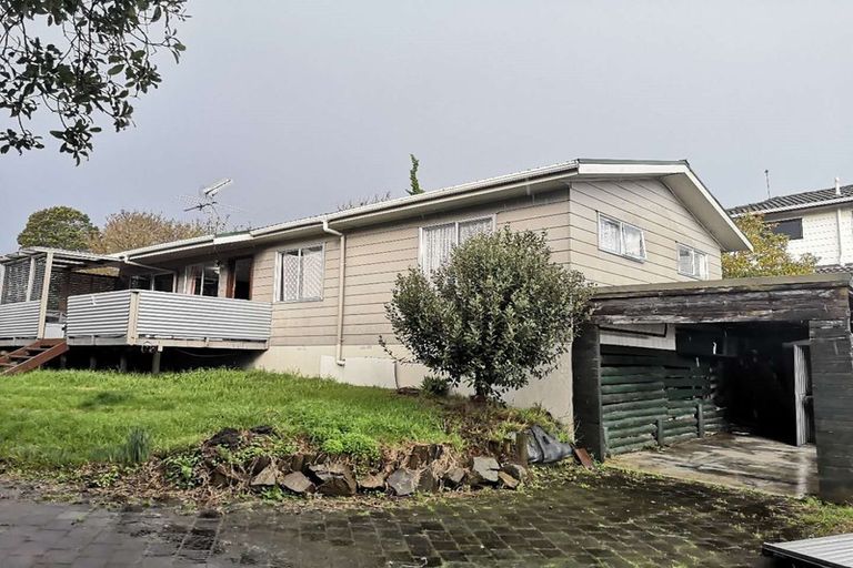Photo of property in 23 Everglade Drive, Goodwood Heights, Auckland, 2105